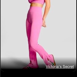 Victoria Secret Women’s PINK Soft Seamless Cable Flare Leggings